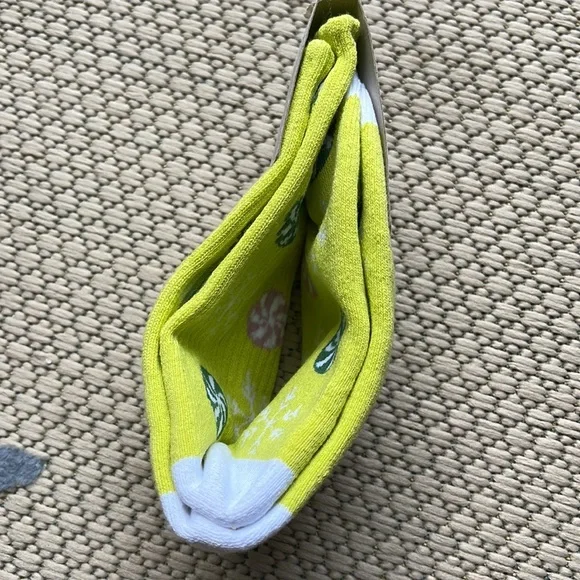 VANS “Off The Wall” Women’s socks
NWT - Picture 12 of 16